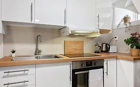 New! Modern City Apt: Central W/ Private Entrence