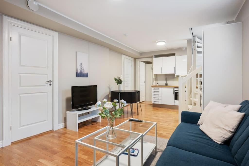 New! Modern City Apt: Central W/ Private Entrence Bergen Exterior photo